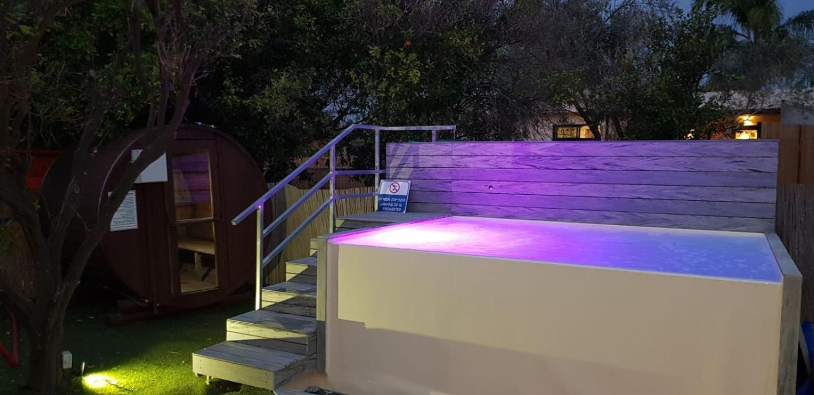 ביקתפוז וקלמנטינה- מתחם בקתות וסוויטות עם ג'קוזי פרטי ובריכה משותפת Hotel Liman Exterior foto