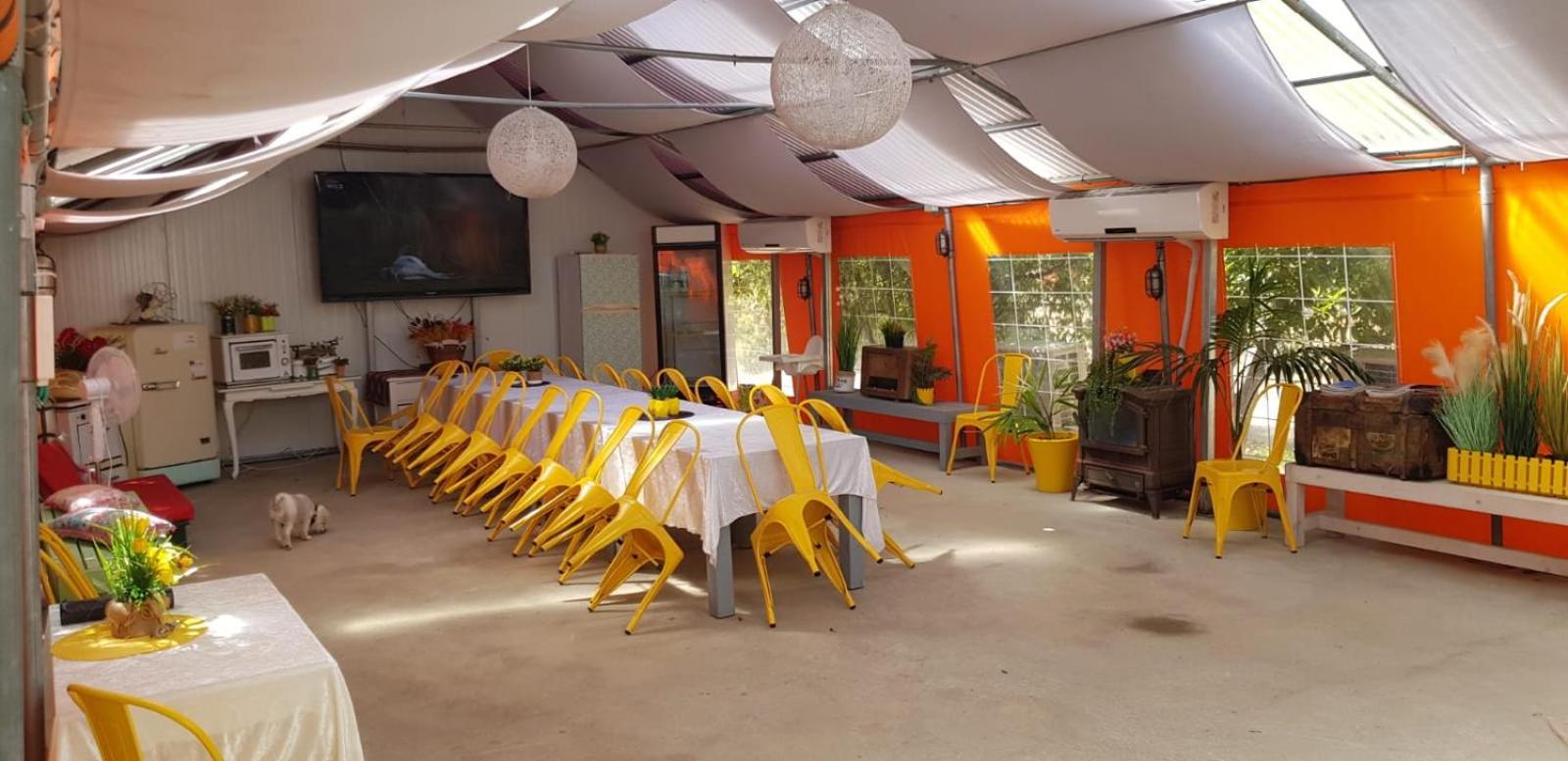 ביקתפוז וקלמנטינה- מתחם בקתות וסוויטות עם ג'קוזי פרטי ובריכה משותפת Hotel Liman Exterior foto